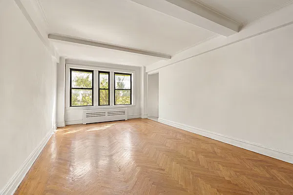 Living room, photo 1
