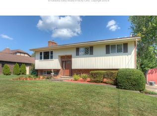 125 Green Acres Dr, Hurricane, WV 25526