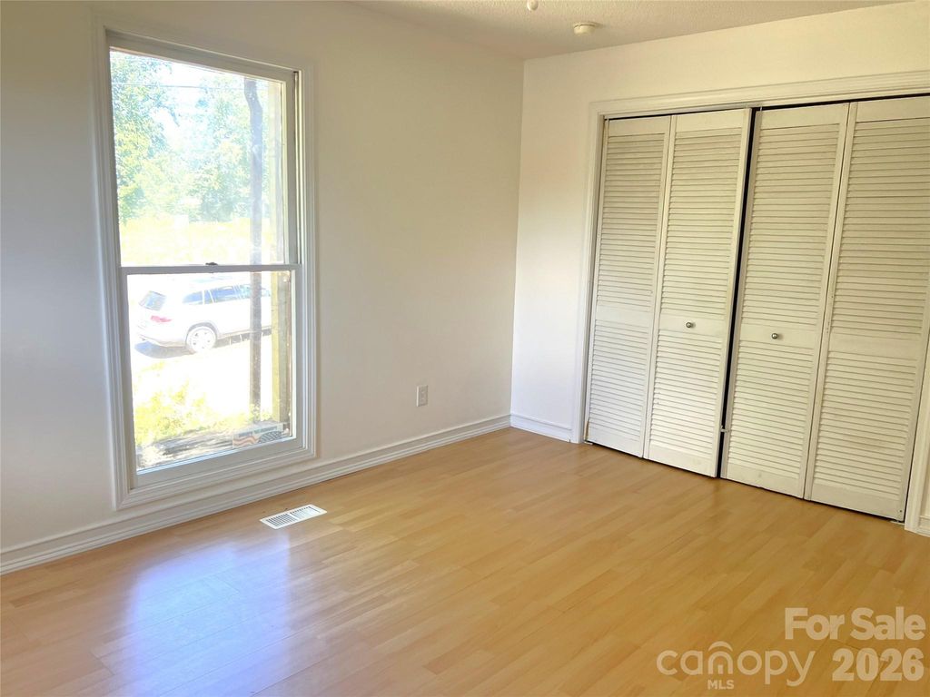 305 Forest Hill St, Morganton, NC - More