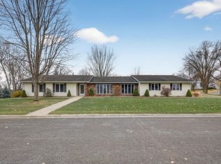 4116 Manor View Dr NW, Rochester, MN 55901