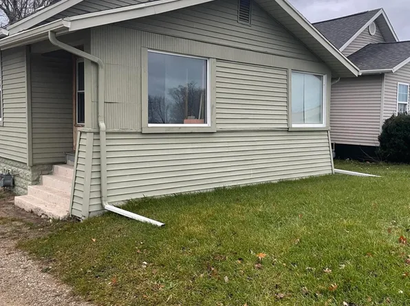 1345 Territorial Rd, Benton Harbor, MI 49022