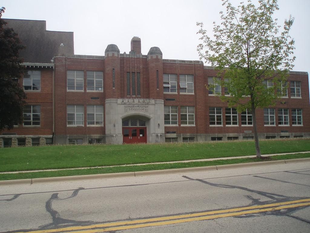 413 6th Ave 201, New Glarus, WI 53574 Zillow