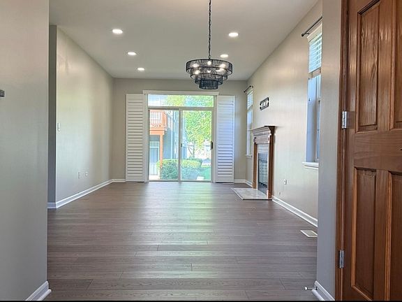 2nd image of 2437 Oneida Ln
