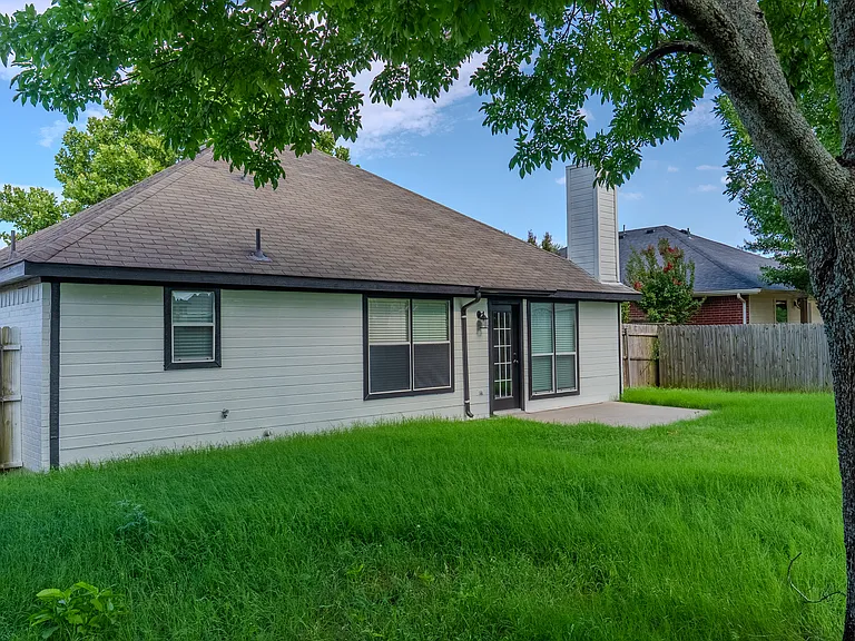2809 Mitchell Ln — Photo 27