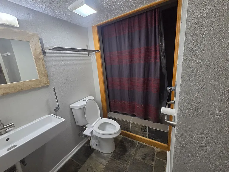 1717 N Locust St — Photo 45