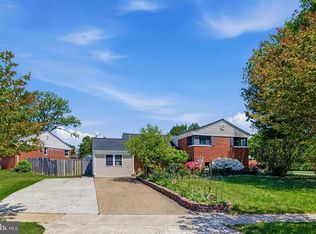 5917 Flanders St, Springfield, VA 22150