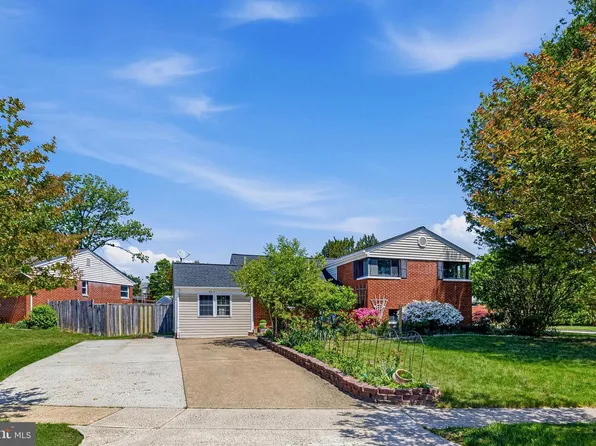 5917 Flanders St, Springfield, VA 22150