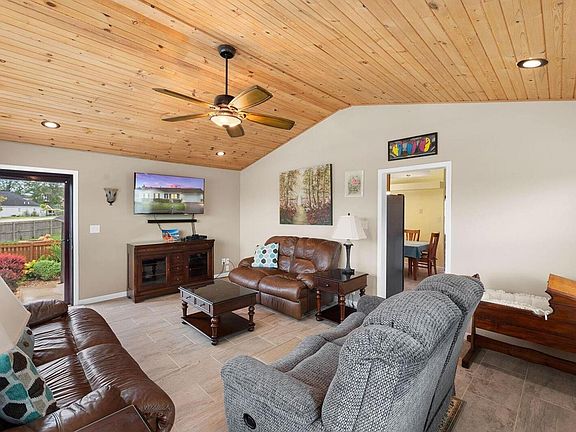 3rd image of 6318 Long Timber Dr