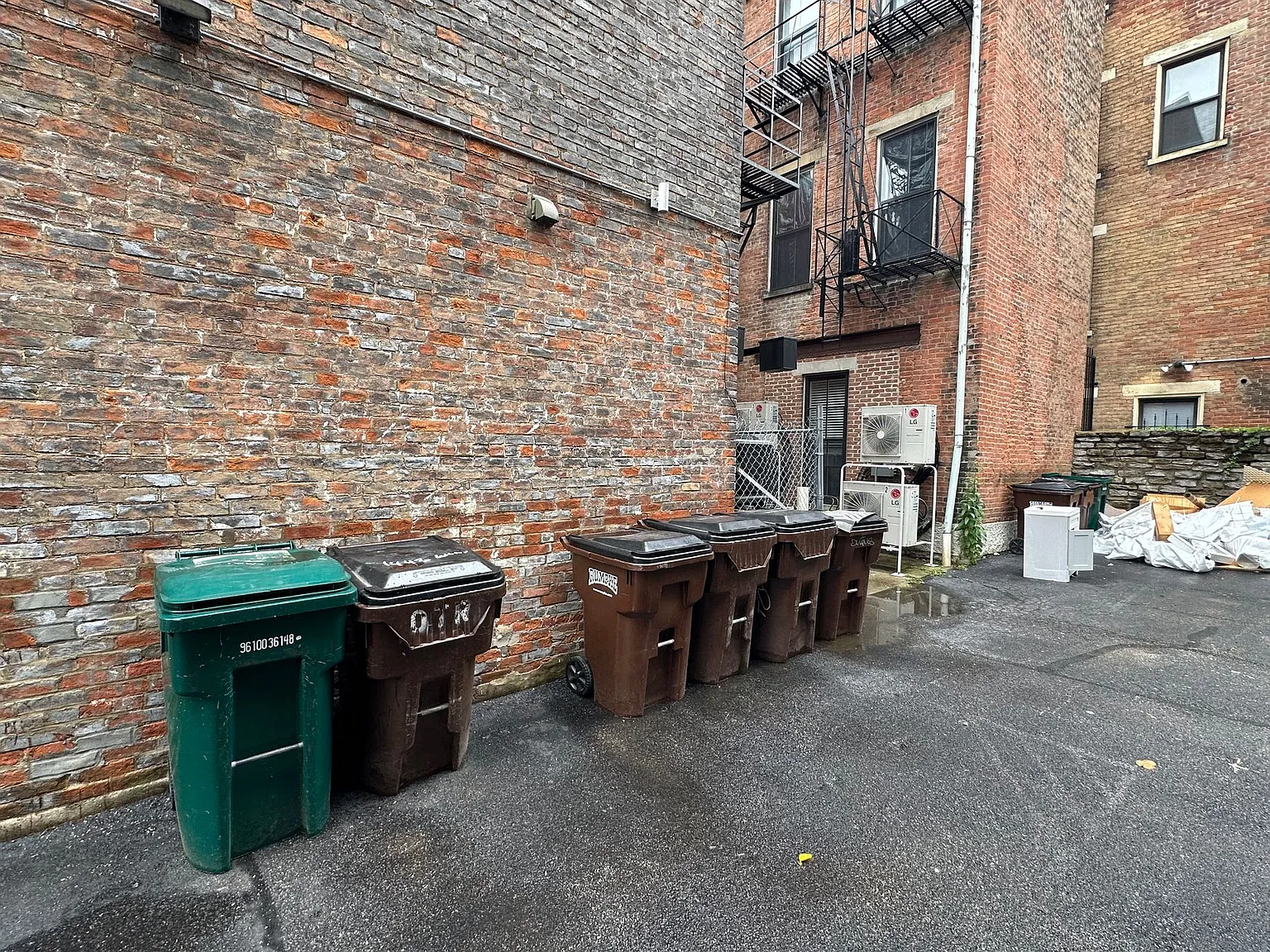 1443 Walnut St — Photo 3