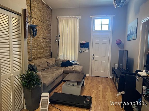 4th image of 1479 W Huron St APT 1R
