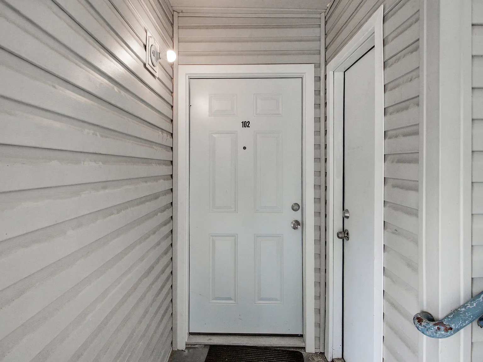 2 bed, 930 sqft, $1,600 — Photo 2