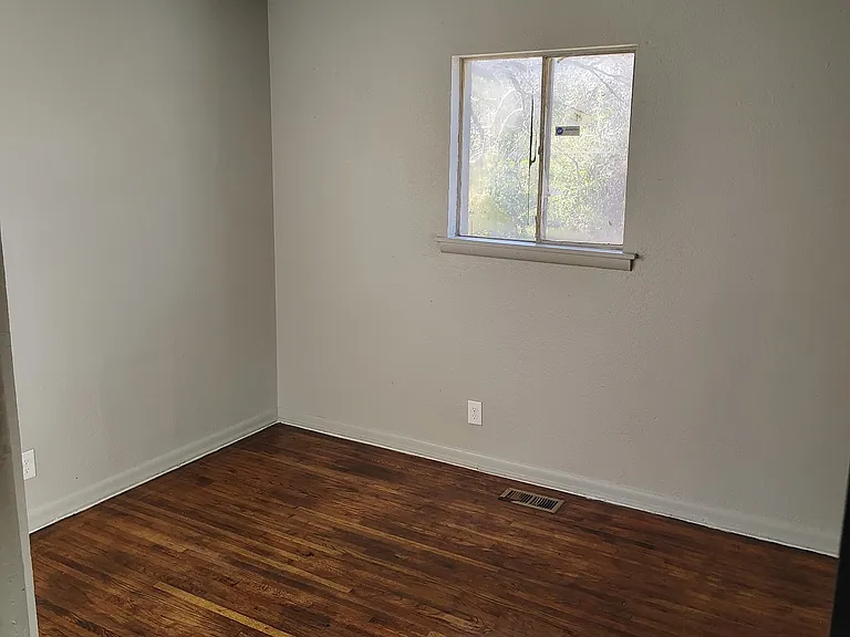 5448 N Johnstown Ave — Photo 6