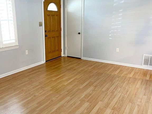 4th image of 318 Parkway Pl