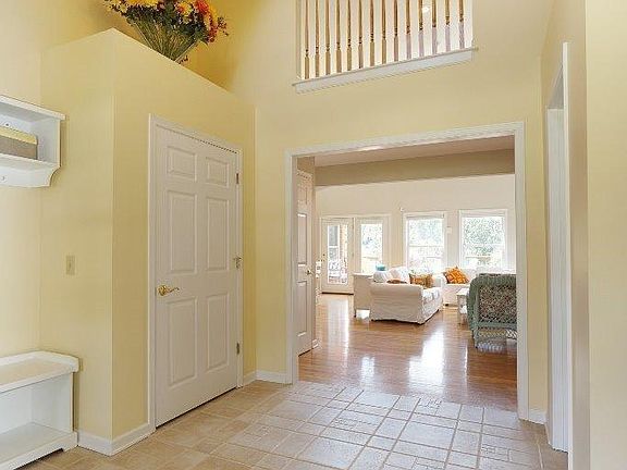 3rd image of 10004 Thoroughbred Ln