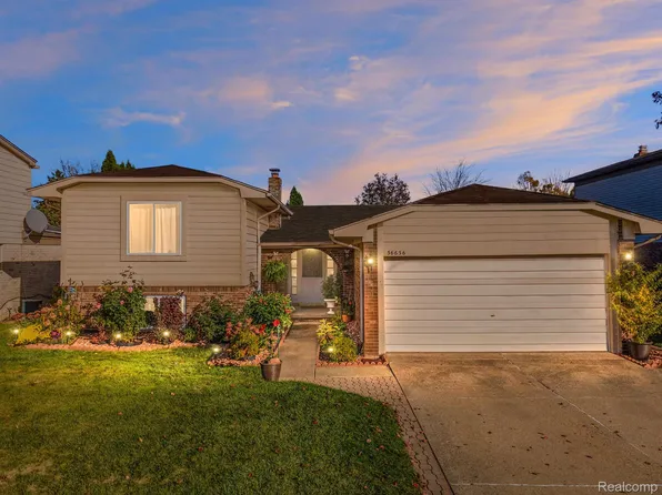 36636 Iroquois Dr, Sterling Heights, MI 48310
