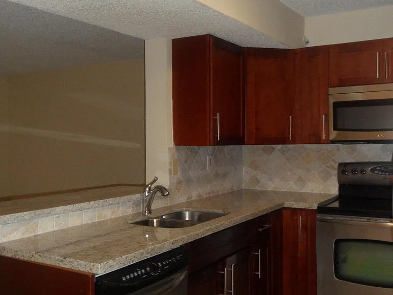 351 Palm Way #201 — Photo 4
