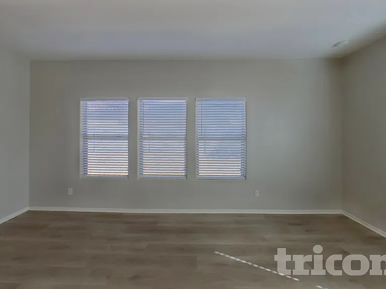 40086 W Bonneau St — Photo 3