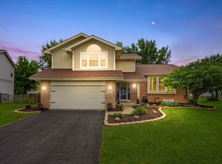 167 Forestview Ct, Aurora, IL 60502