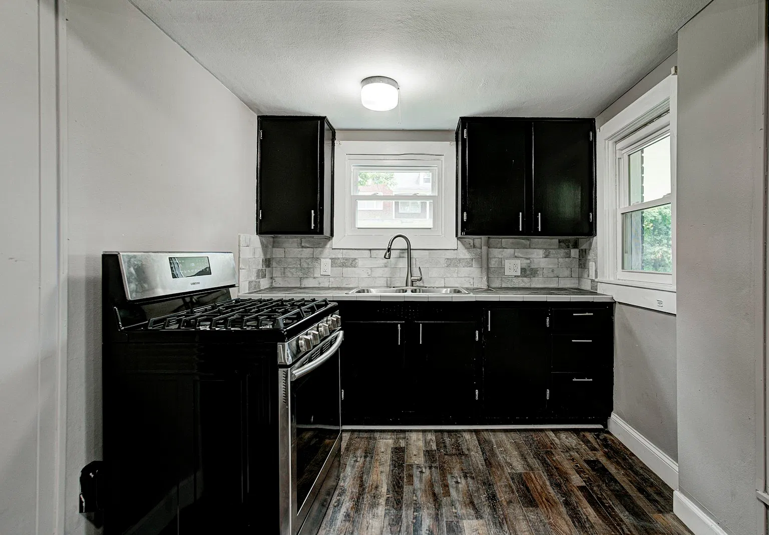 601 Walnut Street, Unit Downstairs — Photo 4