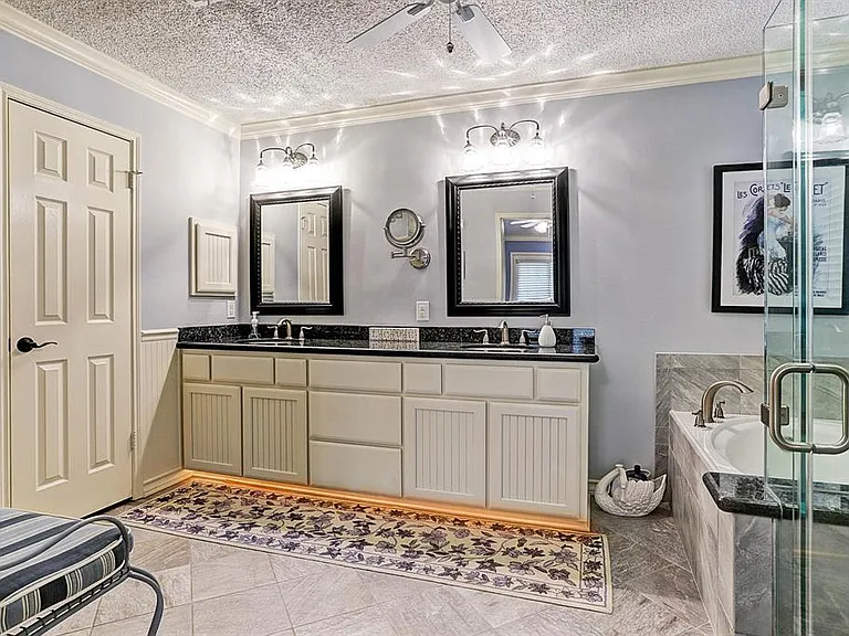 10022 Cabin Creek Dr — Photo 21