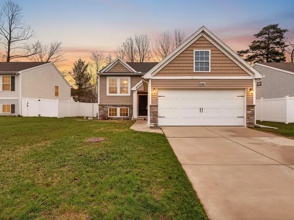 72386 Beacon Ct, South Haven, MI 49090