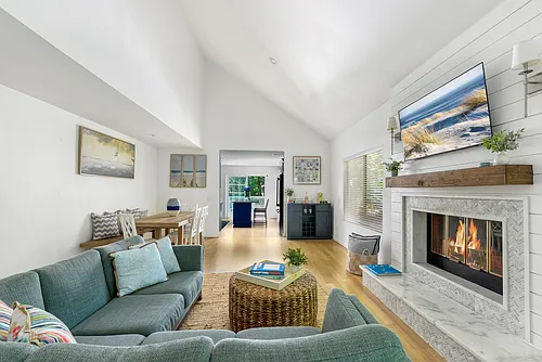 44 Montauk Ave Photo 1
