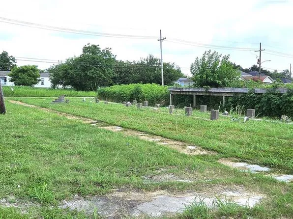 2301 Flood St, New Orleans, LA 70117