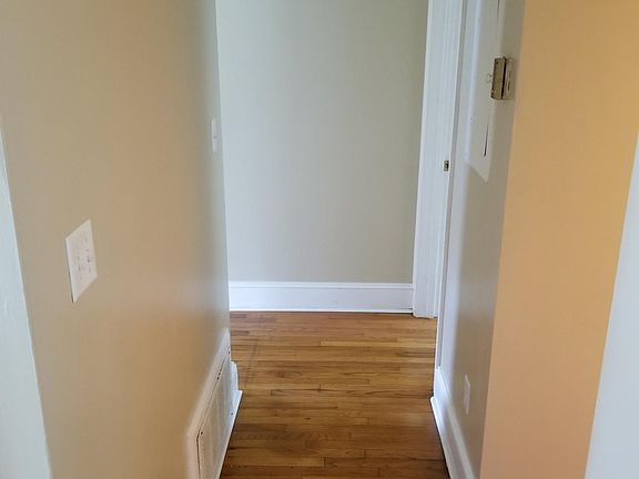 3rd image of 1904 E 4th St