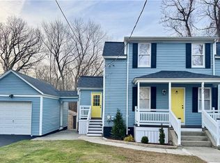 292 Sowams Rd, Barrington, RI 02806