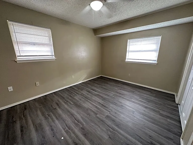 621 Lotus Ave — Photo 11
