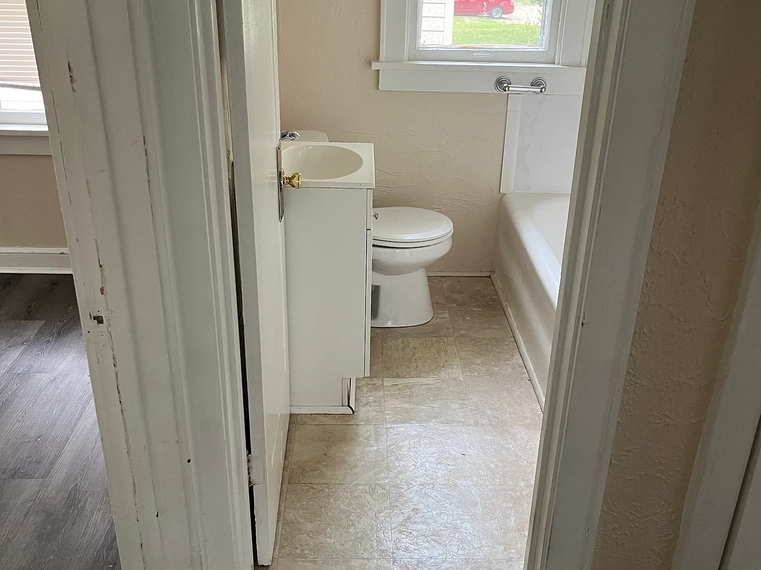 2 bed, 980 sqft, $980 — Photo 3