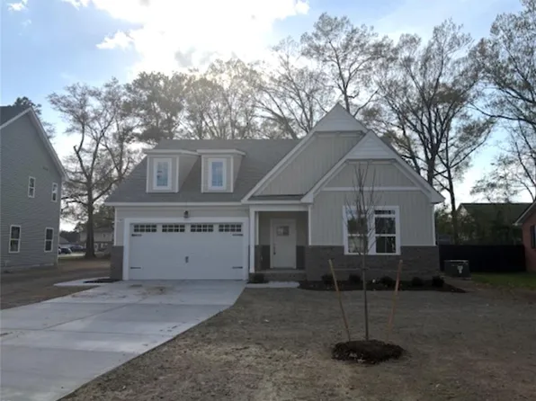 702 Argyll St, Chesapeake, VA 23320