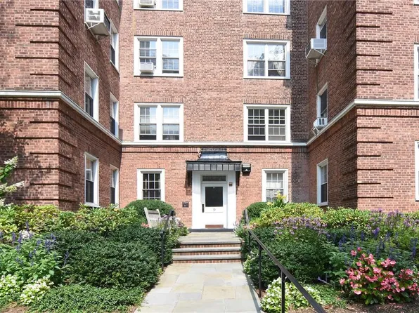 9 Midland Gardens #5D, Bronxville, NY 10708