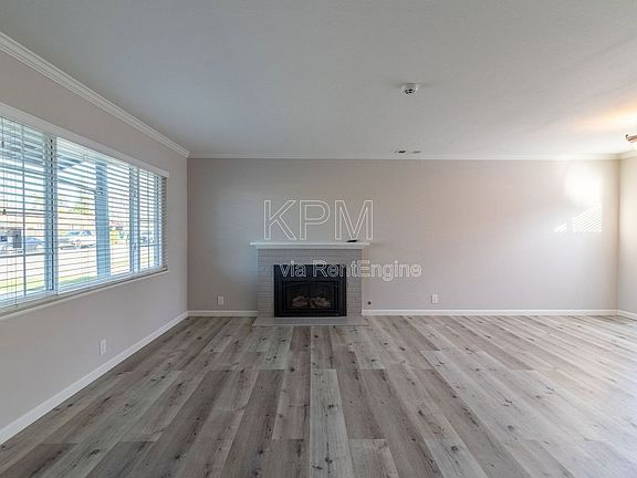 3rd image of 218 E Longview Ave