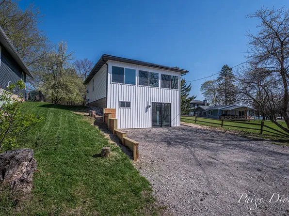 11069 Crooked Lake Dr NE, Rockford, MI 49341