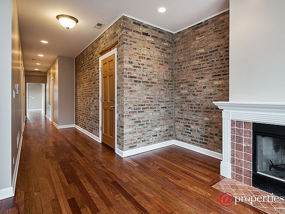 Foyer/Living Room