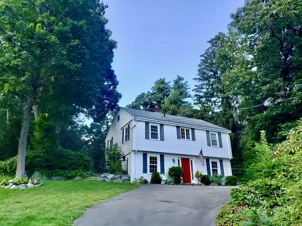 164 Woburn St, Lexington, MA 02420