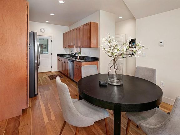 2nd image of 527 Floradora Dr Unit 31