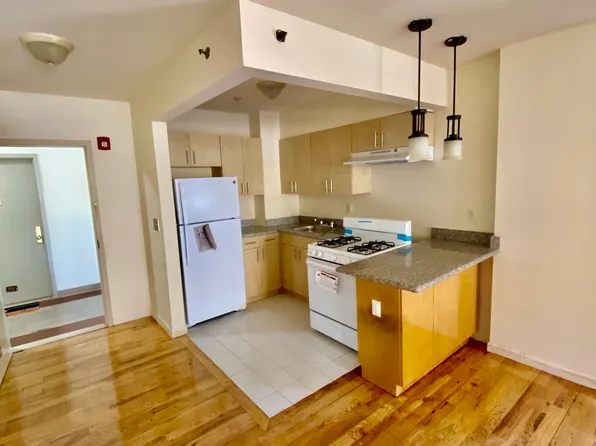 44 Hilton Ave, Hempstead, NY