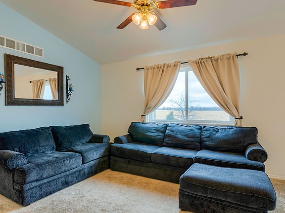 b Living Room 2 (3).jpg