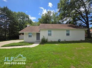 902 Packard Ave, Kannapolis, NC 28083