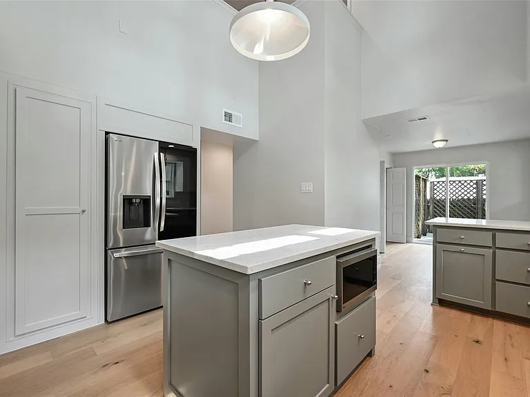 1305 Kenwood Ave — Photo 11