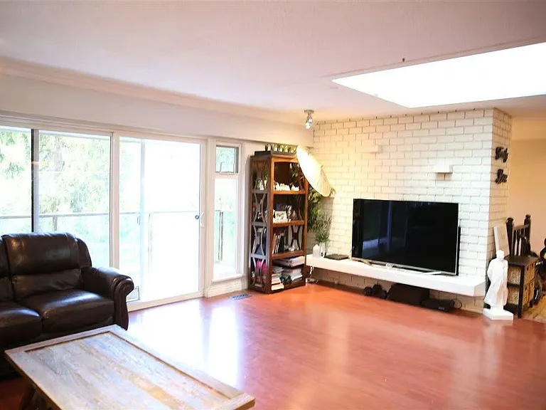 6789 Marine Dr — Photo 5
