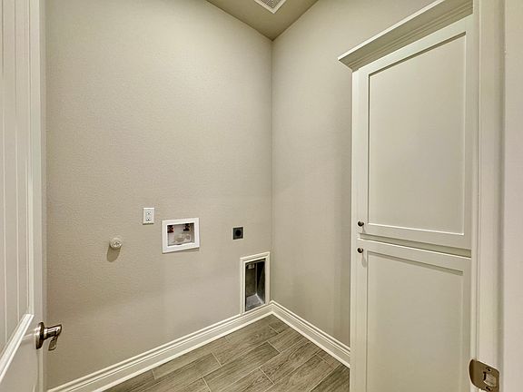 5th image of 1001 Tippit Ln