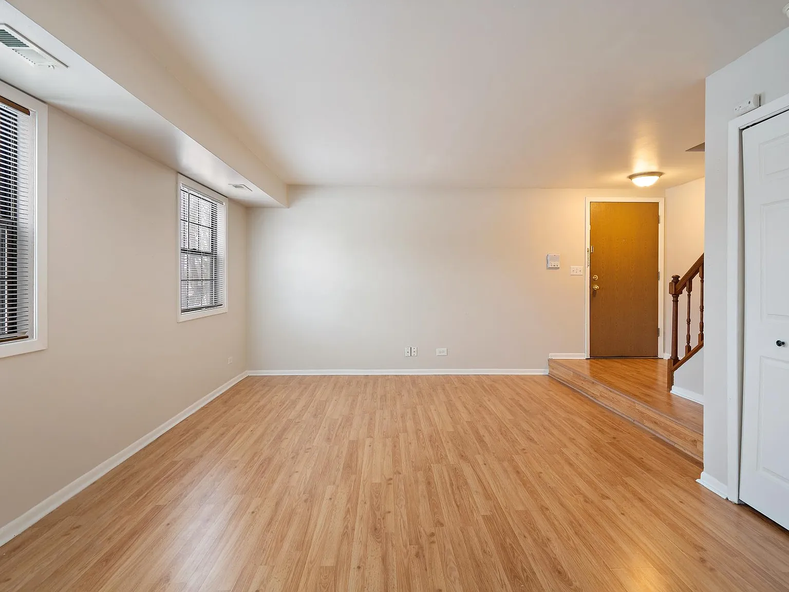 2 bed, 1192 sqft, $2,200 — Photo 3