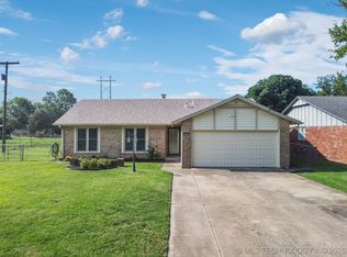 8830 E 39th St, Tulsa, OK 74145