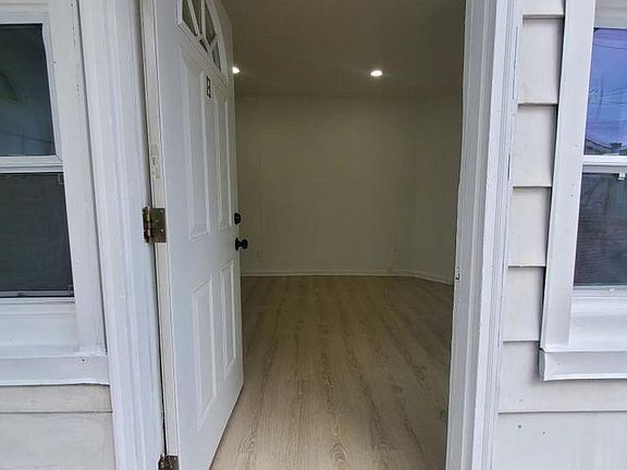 3rd image of 46 S Union Ave #B
