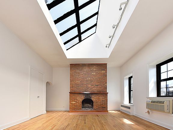 2nd image of 255 W 22nd St APT 6A