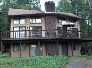 6084 Neola Rd, Stroudsburg, PA 18360