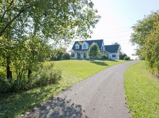 9806 Snow Pointe Dr SE, Alto, MI 49302